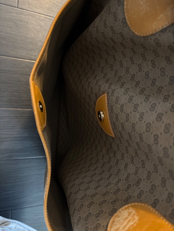 GUCCIバック（ブランドバッグ）の商品画像 - 査定依頼日：2026年4月7日 - 最高査定価格：14,000円