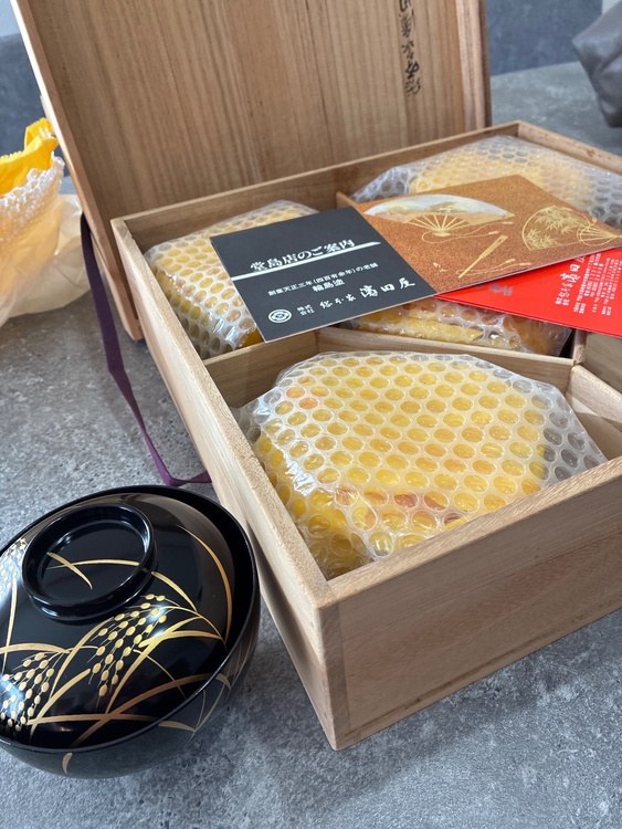 輪島塗・総本家濱田屋造の金蒔絵／波車蒔絵 吸物椀（美術品・骨董品）の商品画像 - 査定依頼日：2026年1月17日 - 最高査定価格：2,000円