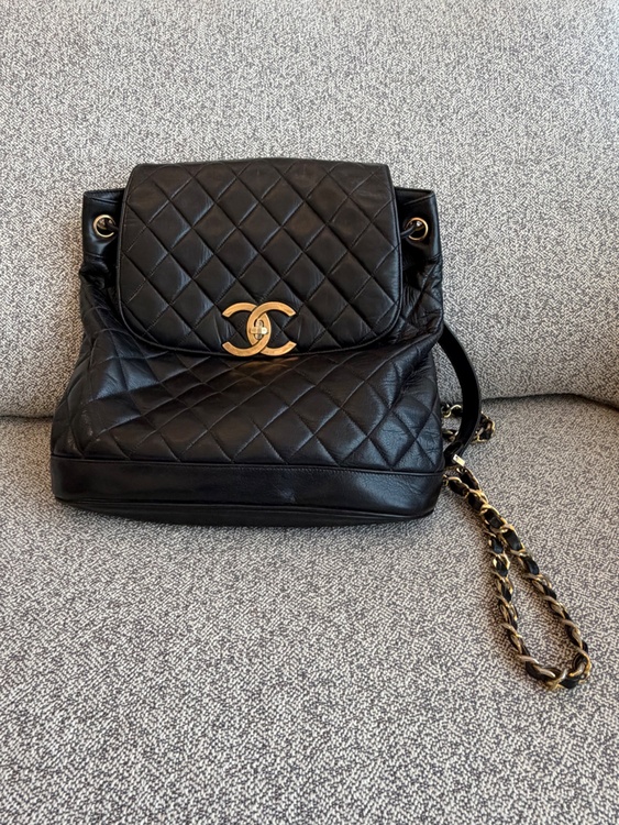 CHANEL リュック　黒（ブランドバッグ）の商品画像 - 査定依頼日：2026年5月12日 - 最高査定価格：200,000円