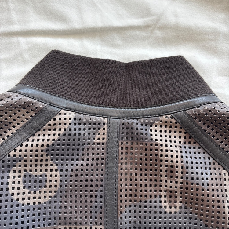 エルメス　リバーシブルブルゾン　カーフレザー　メッシュ　サイズ48 （古着・ファッション）の商品画像 - 査定依頼日：2025年12月6日 - 最高査定価格：70,000円