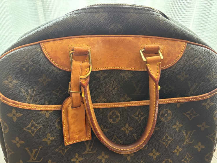 ドーヴィル（ブランドバッグ）の商品画像 - 査定依頼日：2025年12月1日 - 最高査定価格：50,000円