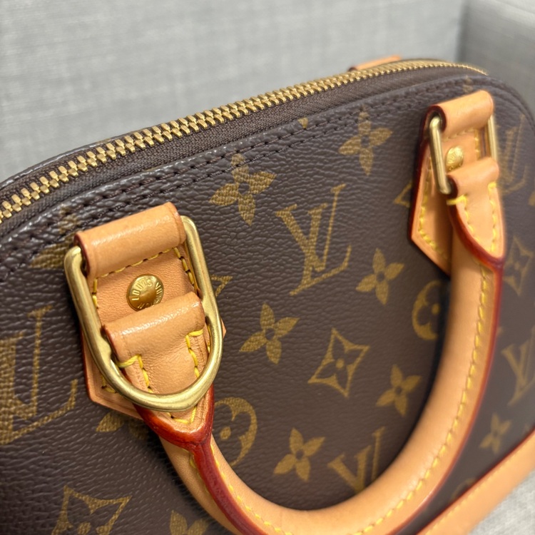 ルイヴィトン アルマ （ブランドバッグ）の商品画像 - 査定依頼日：2025年6月13日 - 最高査定価格：100,000円