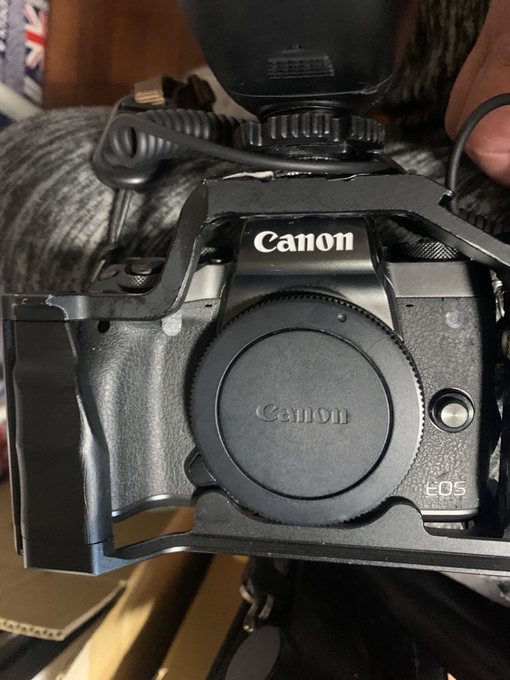 M5（カメラ）の商品画像 - 査定依頼日：2026年3月28日 - 最高査定価格：25,000円