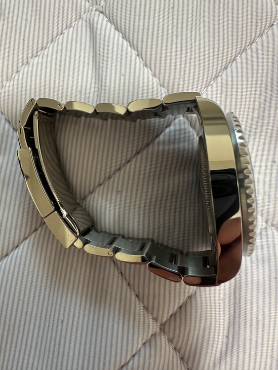 ロレックス GMTマスター （高級時計）の商品画像 - 査定依頼日：2025年7月4日 - 最高査定価格：2,300,000円