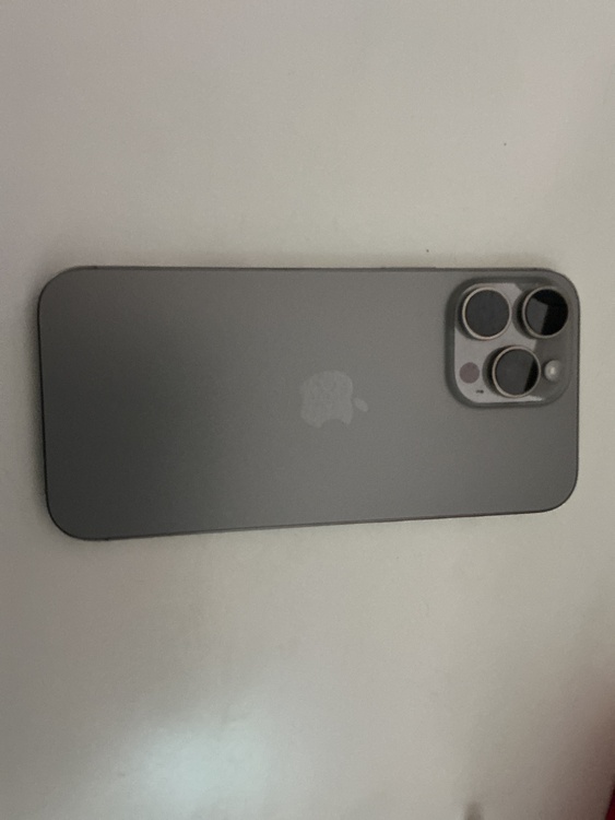 iPhone iPhone 16 Pro Max 256GB SIMフリー（スマホ）の商品画像 - 査定依頼日：2026年9月13日 - 最高査定価格：129,000円