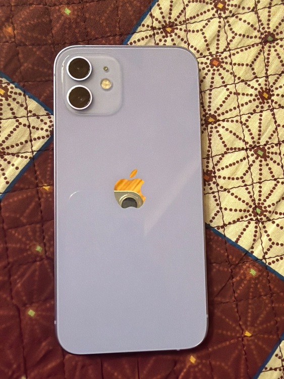 iPhone 12 64GB au（スマホ）の商品画像 - 査定依頼日：2025年11月13日 - 最高査定価格：18,000円