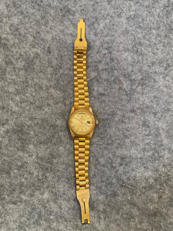 ロレックス デイデイト （高級時計）の商品画像 - 査定依頼日：2025年11月15日 - 最高査定価格：2,500,000円