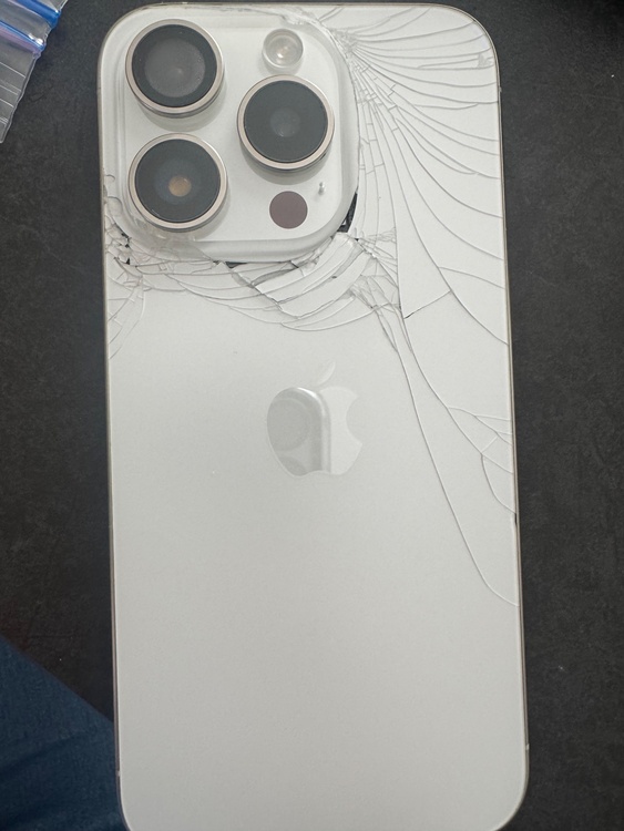 iPhone15pro 難あり（スマホ）の商品画像 - 査定依頼日：2026年4月8日 - 最高査定価格：53,000円