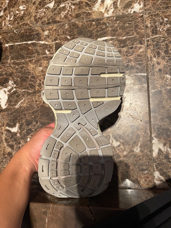 バレンシアガ  （ブランドバッグ）の商品画像 - 査定依頼日：2025年8月6日 - 最高査定価格：70,000円