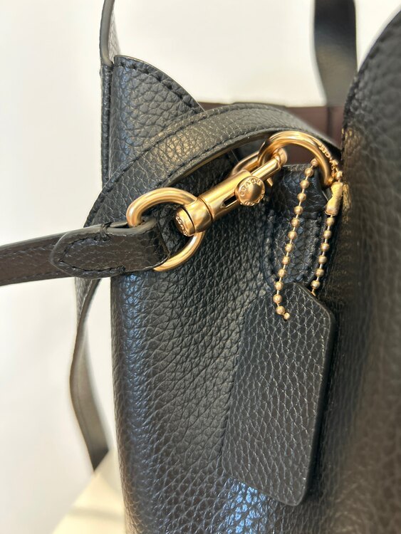 その他 コーチ （ブランドバッグ）の商品画像 - 査定依頼日：2025年4月16日 - 最高査定価格：4,000円