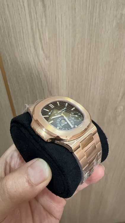 ノーチラス（高級時計）の商品画像 - 査定依頼日：2025年9月15日 - 最高査定価格：31,500,000円