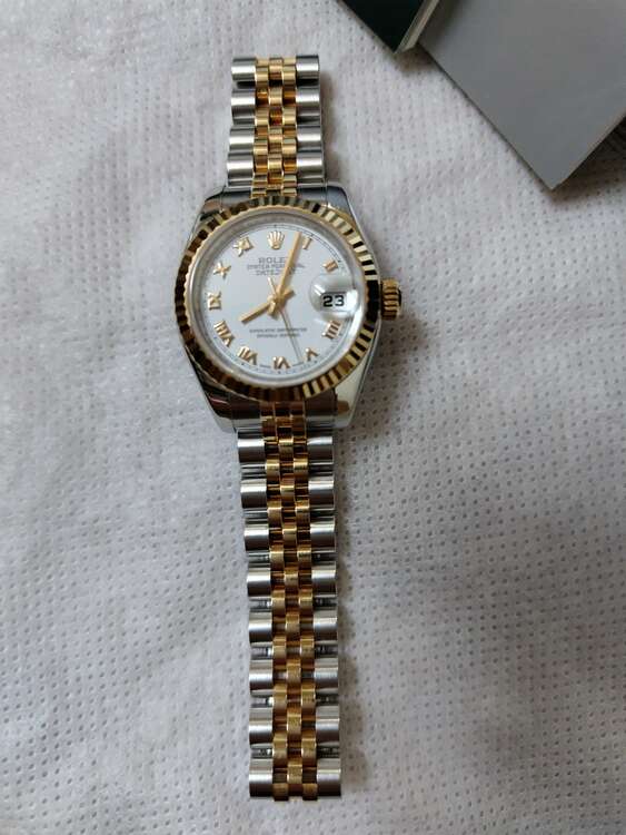 179171、ピンクゴールド文字盤ホワイト（高級時計）の商品画像 - 査定依頼日：2025年1月7日 - 最高査定価格：950,000円