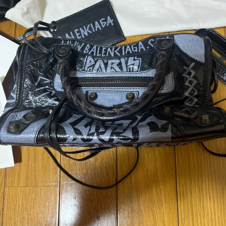 バレンシアガ  （ブランドバッグ）の商品画像 - 査定依頼日：2026年2月3日 - 最高査定価格：110,000円