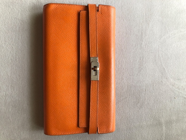 ケリーウォレット（ブランド財布・小物）の商品画像 - 査定依頼日：2025年9月10日 - 最高査定価格：100,000円