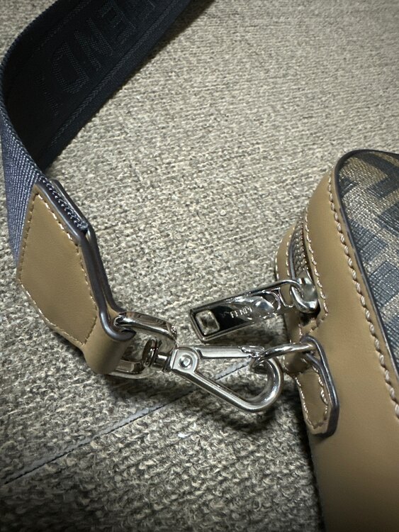 7M0286-AJF8_F1EGA_15_TU（ブランドバッグ）の商品画像 - 査定依頼日：2024年12月23日 - 最高査定価格：80,000円