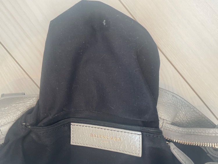 バレンシアガ  （ブランドバッグ）の商品画像 - 査定依頼日：2025年11月23日 - 最高査定価格：60,000円