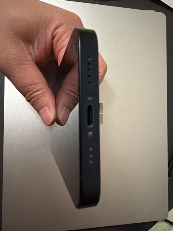 iPhone 13 256GB SIMフリー（スマホ）の商品画像 - 査定依頼日：2026年3月31日 - 最高査定価格：39,000円