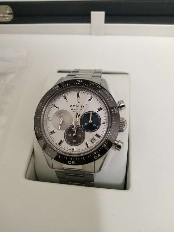 ZENITH　クロノマスタースポーツ（高級時計）の商品画像 - 査定依頼日：2025年2月8日 - 最高査定価格：1,000,000円