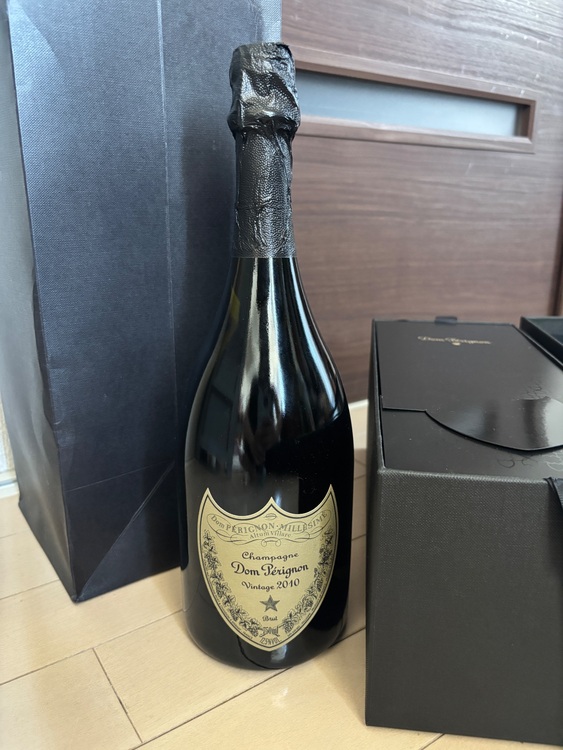 シャンパン ドン・ペリニヨン （お酒）の商品画像 - 査定依頼日：2025年8月19日 - 最高査定価格：20,000円