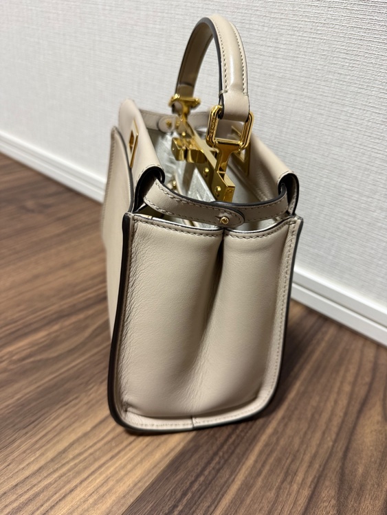 モデル：ピーカブー ミニ（Peekaboo Mini） 型番：8BN244（ブランドバッグ）の商品画像 - 査定依頼日：2026年10月11日 - 最高査定価格：150,000円