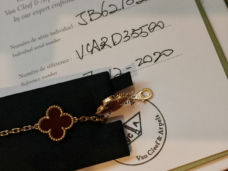 VCA ヴィンテージアルハンブラ5モチーフブレスレット YG カーネリアン（金・貴金属）の商品画像 - 査定依頼日：2025年10月23日 - 最高査定価格：600,000円