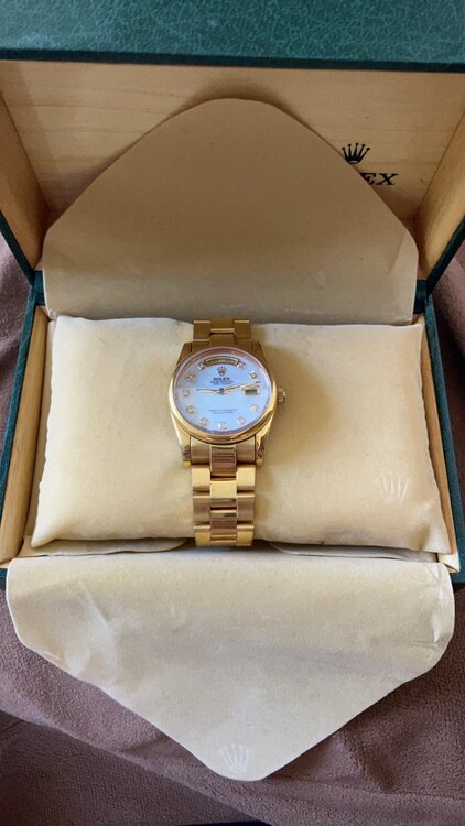 ロレックス デイデイト （高級時計）の商品画像 - 査定依頼日：2025年1月4日 - 最高査定価格：2,500,000円