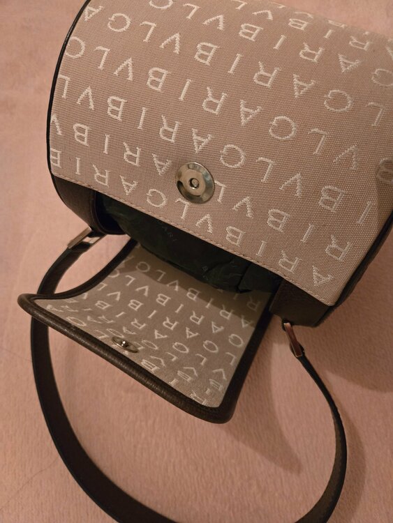 筒型　茶色ベージュ（ブランドバッグ）の商品画像 - 査定依頼日：2026年4月7日 - 最高査定価格：50,000円