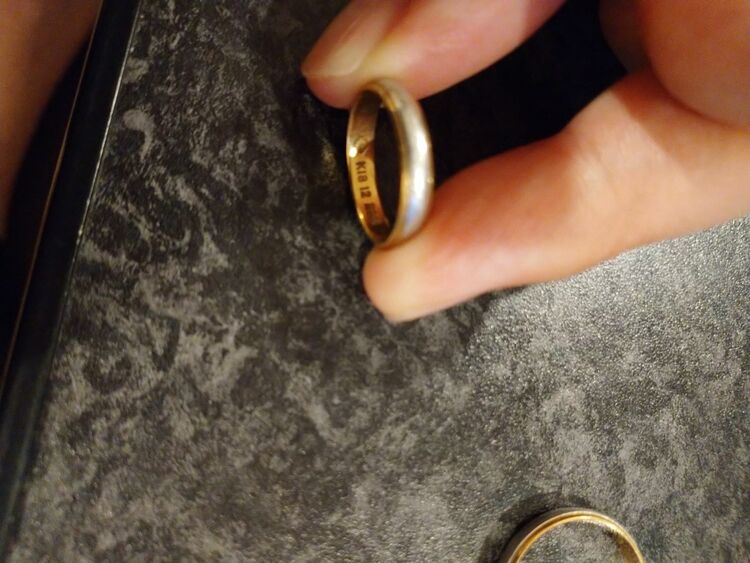 K18/Ptコンビリング（金・貴金属）の商品画像 - 査定依頼日：2025年8月14日 - 最高査定価格：100,000円