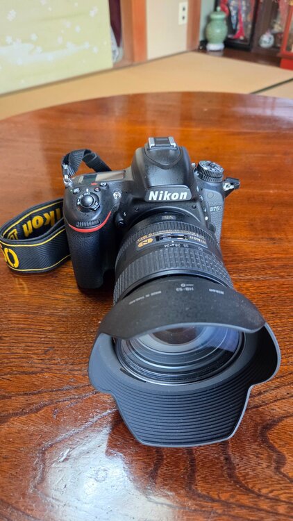 D750レンズキット（カメラ）の商品画像 - 査定依頼日：2026年5月12日 - 最高査定価格：75,000円