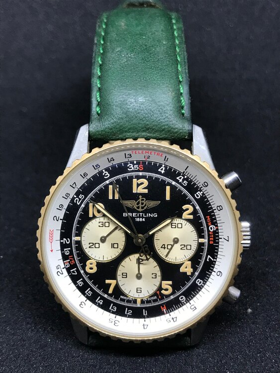 ブライトリング ナビタイマー D3002（高級時計）の商品画像 - 査定依頼日：2025年4月30日 - 最高査定価格：700,000円