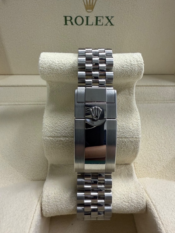 ロレックス GMTマスター （高級時計）の商品画像 - 査定依頼日：2025年11月28日 - 最高査定価格：2,850,000円