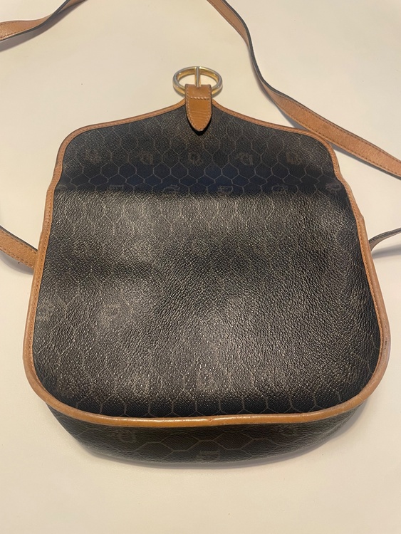 ディオール  （ブランドバッグ）の商品画像 - 査定依頼日：2026年3月25日 - 最高査定価格：7,000円