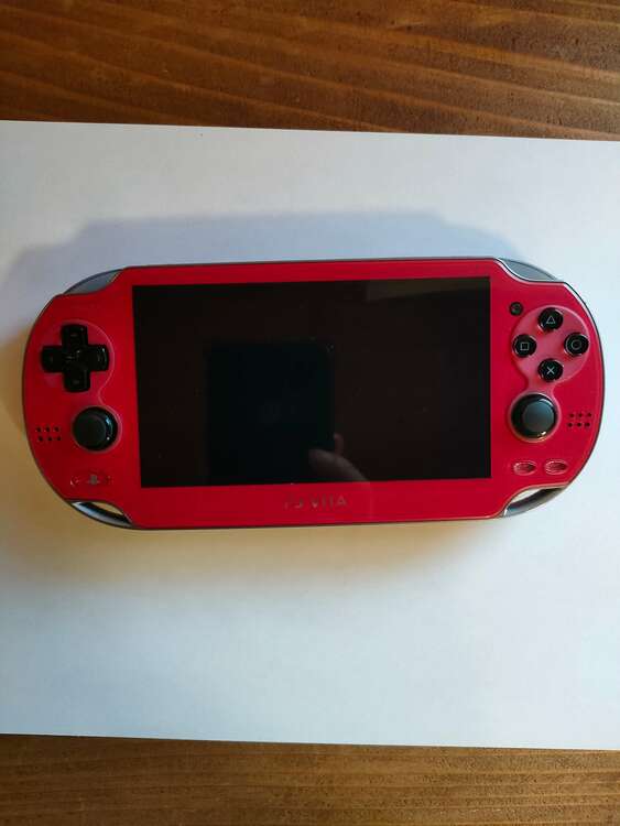 psvita　pch-1000（ゲーム機本体・ゲームソフト）の商品画像 - 査定依頼日：2024年12月28日 - 最高査定価格：9,500円