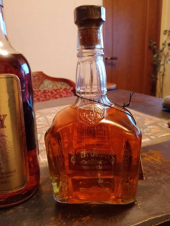 1904 ゴールドメダル（お酒）の商品画像 - 査定依頼日：2025年5月12日 - 最高査定価格：26,000円