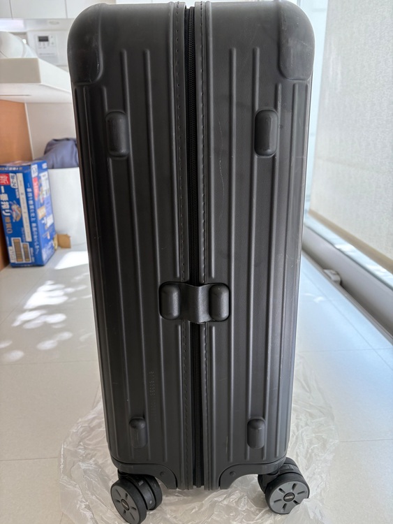 RIMOWA エッセンシャル　65リットル　E-Tag（ブランドバッグ）の商品画像 - 査定依頼日：2025年8月17日 - 最高査定価格：100,000円