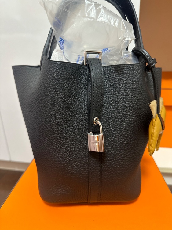 ピコタン　タッチ　ノアール（ブランドバッグ）の商品画像 - 査定依頼日：2026年1月14日 - 最高査定価格：750,000円