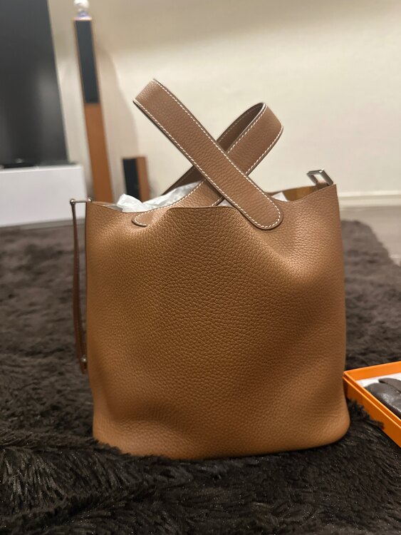 エルメス ピコタン （ブランドバッグ）の商品画像 - 査定依頼日：2025年4月15日 - 最高査定価格：640,000円