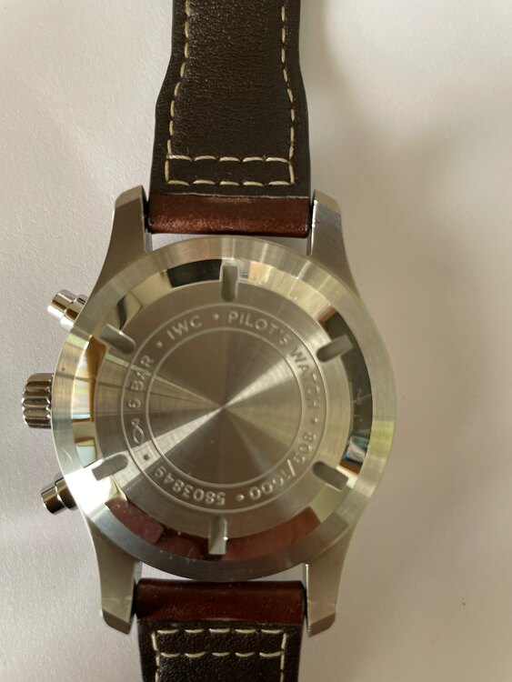 IWC パイロットウォッチ 580384（高級時計）の商品画像 - 査定依頼日：2025年4月12日 - 最高査定価格：900,000円