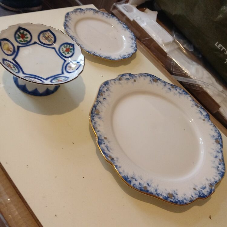 お皿（食器）の商品画像 - 査定依頼日：2025年10月14日 - 最高査定価格：1,000円