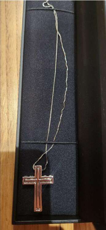 ネックレス クロス メンズ ダイヤモンド プラチナ ペンダント pt900（金・貴金属）の商品画像 - 査定依頼日：2025年3月28日 - 最高査定価格：22,000円