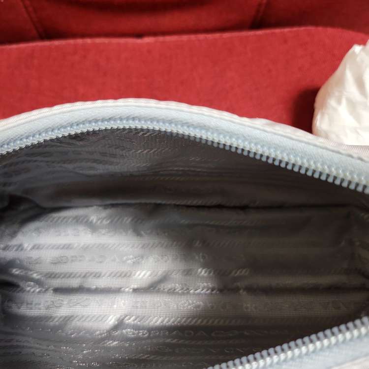 re-edition2000 （ブランドバッグ）の商品画像 - 査定依頼日：2022年11月3日 - 最高査定価格：35,000円