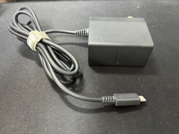 Nintendo Switch Lite ザシアン・ザマゼンタ（ゲーム機本体・ゲームソフト）の商品画像 - 査定依頼日：2025年8月22日 - 最高査定価格：14,000円