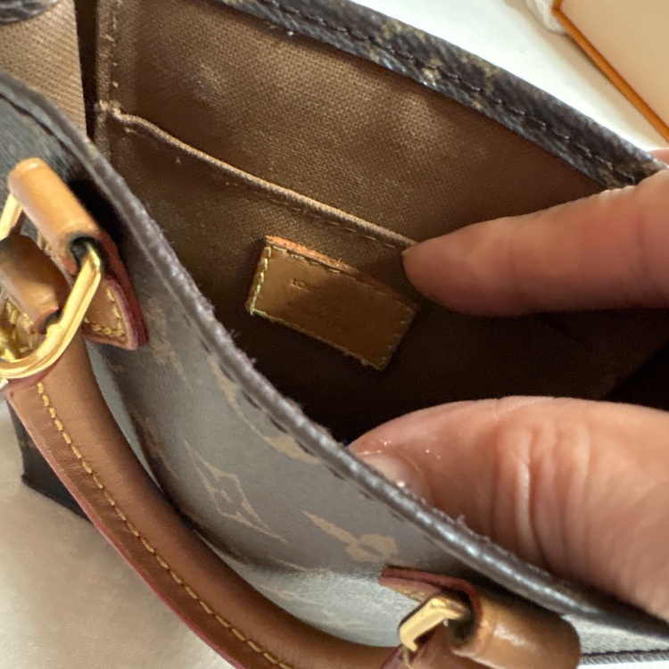 ルイヴィトン モノグラム （ブランドバッグ）の商品画像 - 査定依頼日：2026年4月22日 - 最高査定価格：100,000円