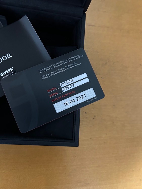 チューダー ブラックベイ 79230Dk（高級時計）の商品画像 - 査定依頼日：2025年10月15日 - 最高査定価格：370,000円