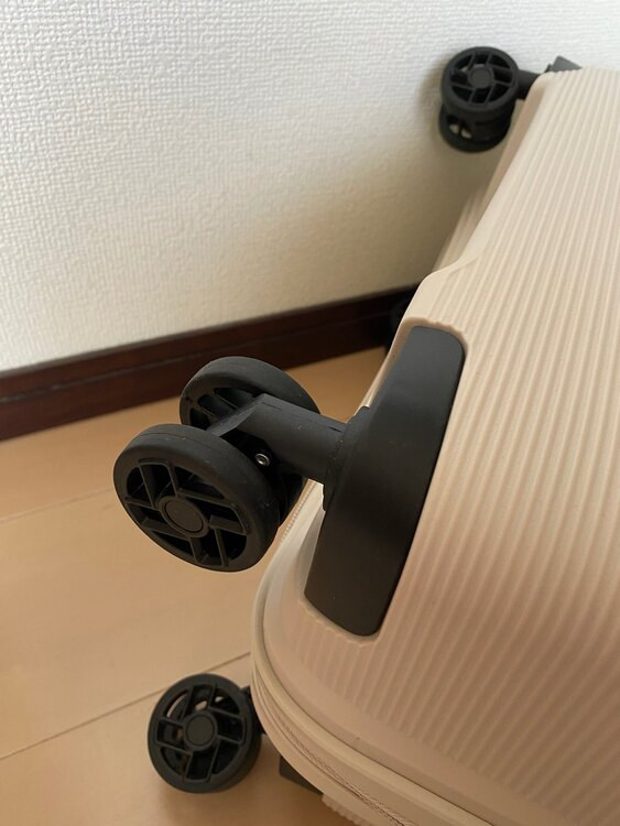 アメリカンツーリスター スーツケースGH1*88033SPINNER66/24（古着・ファッション）の商品画像 - 査定依頼日：2025年4月29日 - 最高査定価格：500円