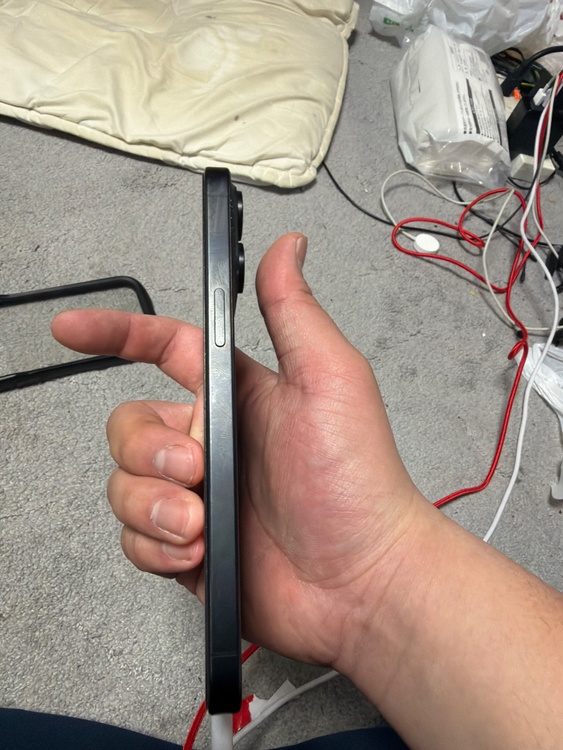 iPhone 15 Pro Max 256GB docomo（スマホ）の商品画像 - 査定依頼日：2026年3月21日 - 最高査定価格：83,000円