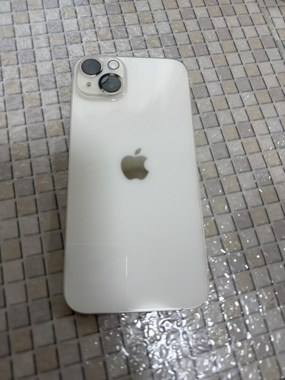 iPhone 14 Plus 128GB au（スマホ）の商品画像 - 査定依頼日：2026年3月15日 - 最高査定価格：42,000円