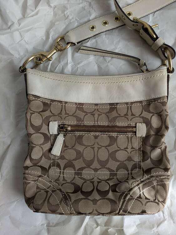 その他 コーチ （ブランドバッグ）の商品画像 - 査定依頼日：2025年3月8日 - 最高査定価格：2,500円