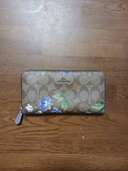 COACH財布紫色の百合（ブランド財布・小物）の商品画像 - 査定依頼日：2025年2月11日 - 最高査定価格：1,000円