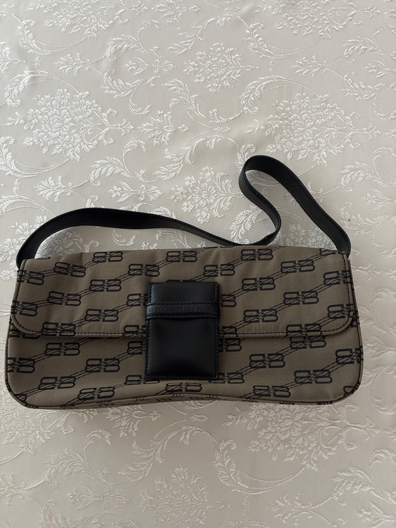 不明（ブランドバッグ）の商品画像 - 査定依頼日：2025年11月10日 - 最高査定価格：20,000円